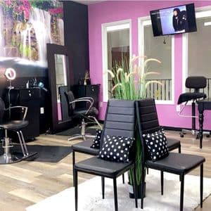 Bright and Fun Salon Centrally Located in Charlott