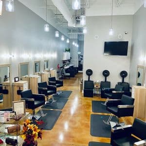 Inviting + Relaxing Salon in San Antonio