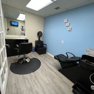 Stylist Fully Equipped 1 station private suite