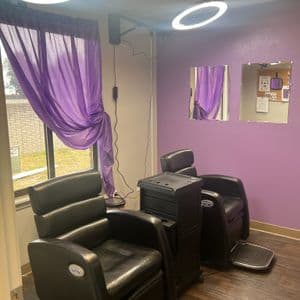 Lovely Salon with Suites Near Downtown Plymouth