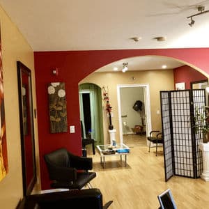 Bright, Open Concept Salon in Valrico