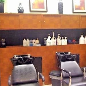 Welcoming Salon in Westchase Area