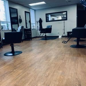 Comfy and Conveniently located Salon in Columbus