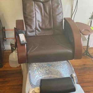 Dbl Manicure Station & Massage Pedicure Throne!