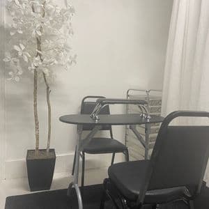 Nail station /manicure care