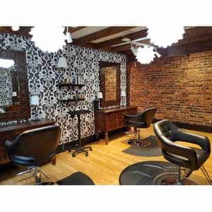 Super cozy salon, located in the heart of Belltown