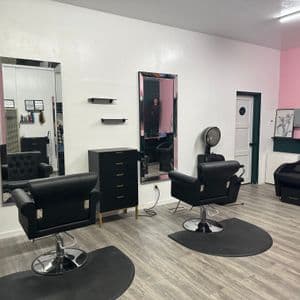 2 Stations Available in a Friendly Salon
