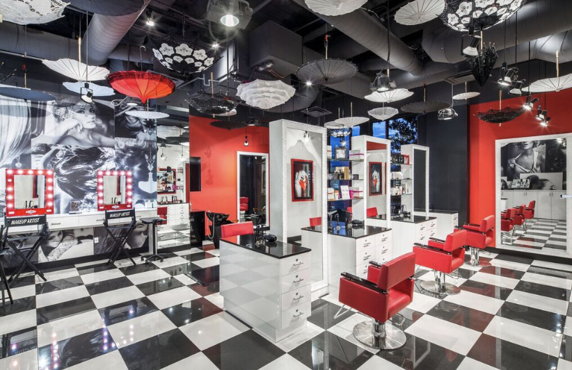 Individual Salon Stations Right On The Vegas Strip